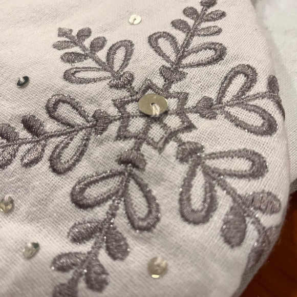 NWT Bundle of 3 Linen Embroidered & Sequined Stockings - Picture 5 of 7